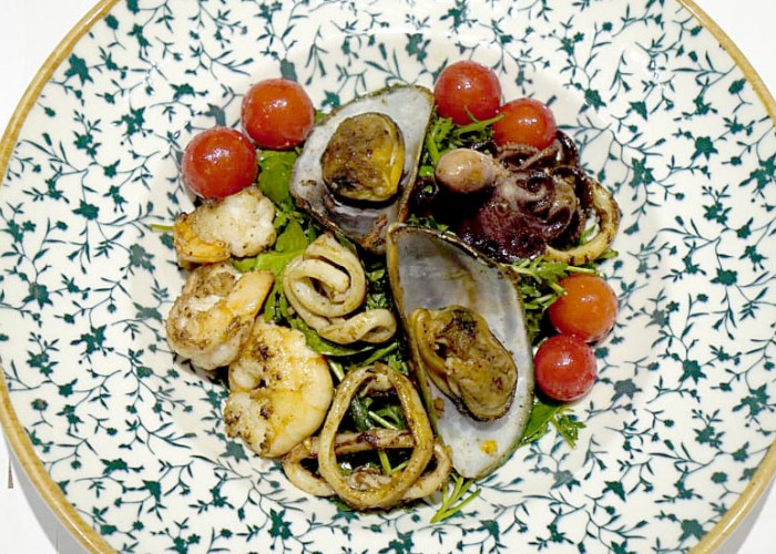 Салат с морепродуктами